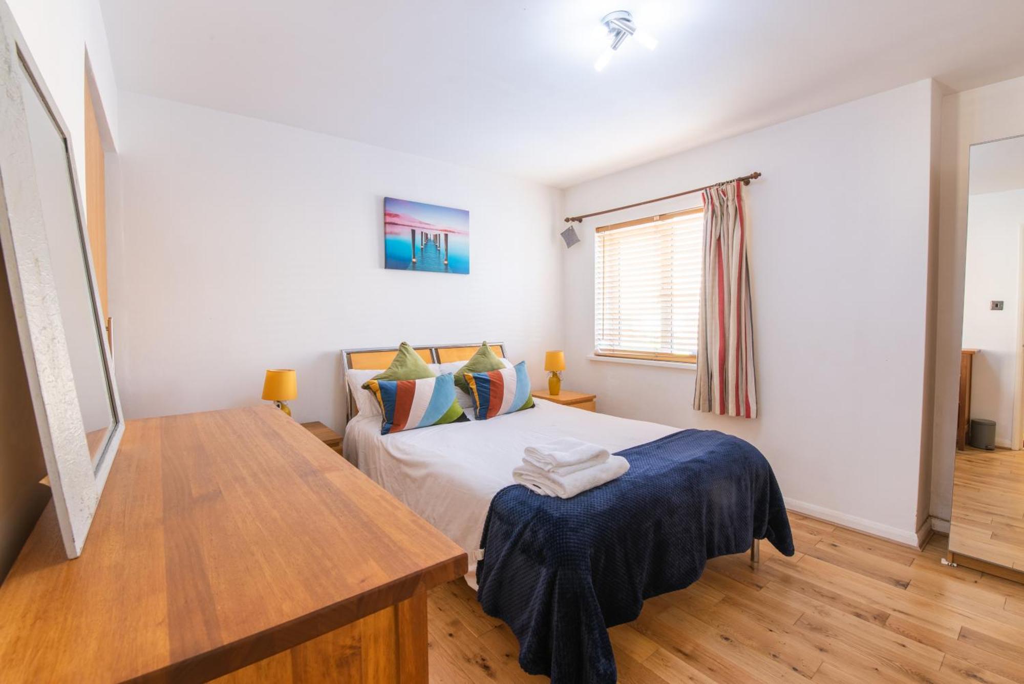 London Stratford - Spacious 2 Bed Flat With Secured Parking & Private Garden Exteriér fotografie
